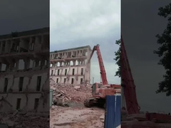 high reach demolition boom working condition